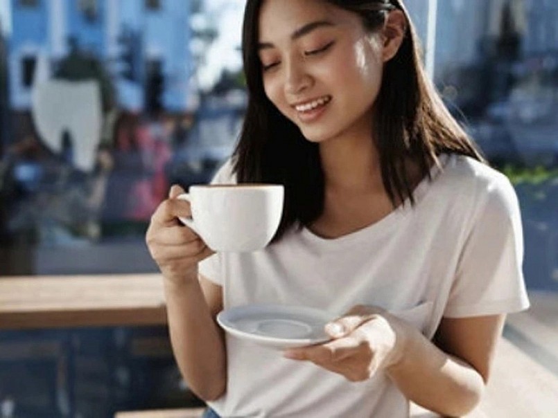 Dựa trên chu kỳ sinh học thông thường, có hai “khung giờ vàng” để thưởng thức cà phê.