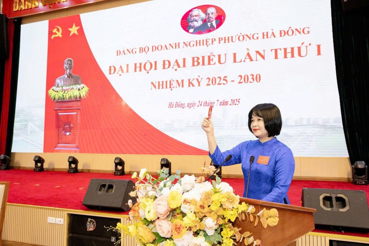 Hà Nội: Đại hội đại biểu Đảng bộ Doanh nghiệp phường Hà Đông lần thứ I thành công tốt đẹp