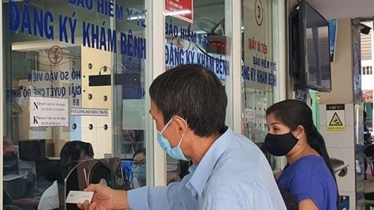 Miễn viện phí toàn dân: Thời cơ, thách thức và lộ trình cho hệ thống y tế Việt Nam