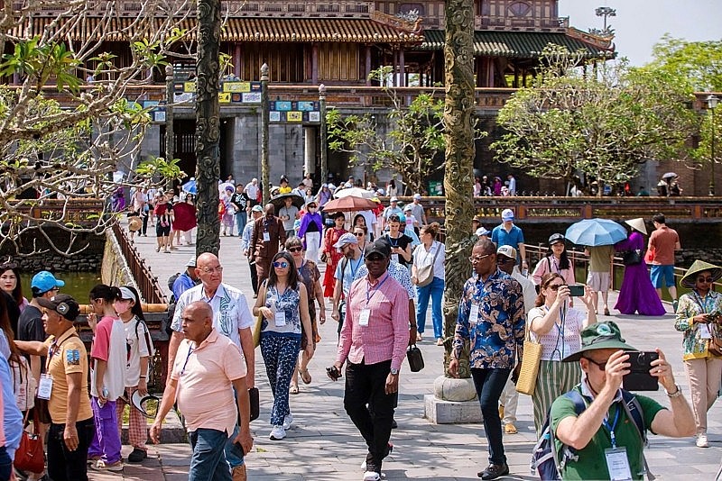 Lượng du khách tăng mạnh tại các điểm đến văn hóa – động lực thúc đẩy ngành du lịch phục hồi và thu hút lao động trẻ.