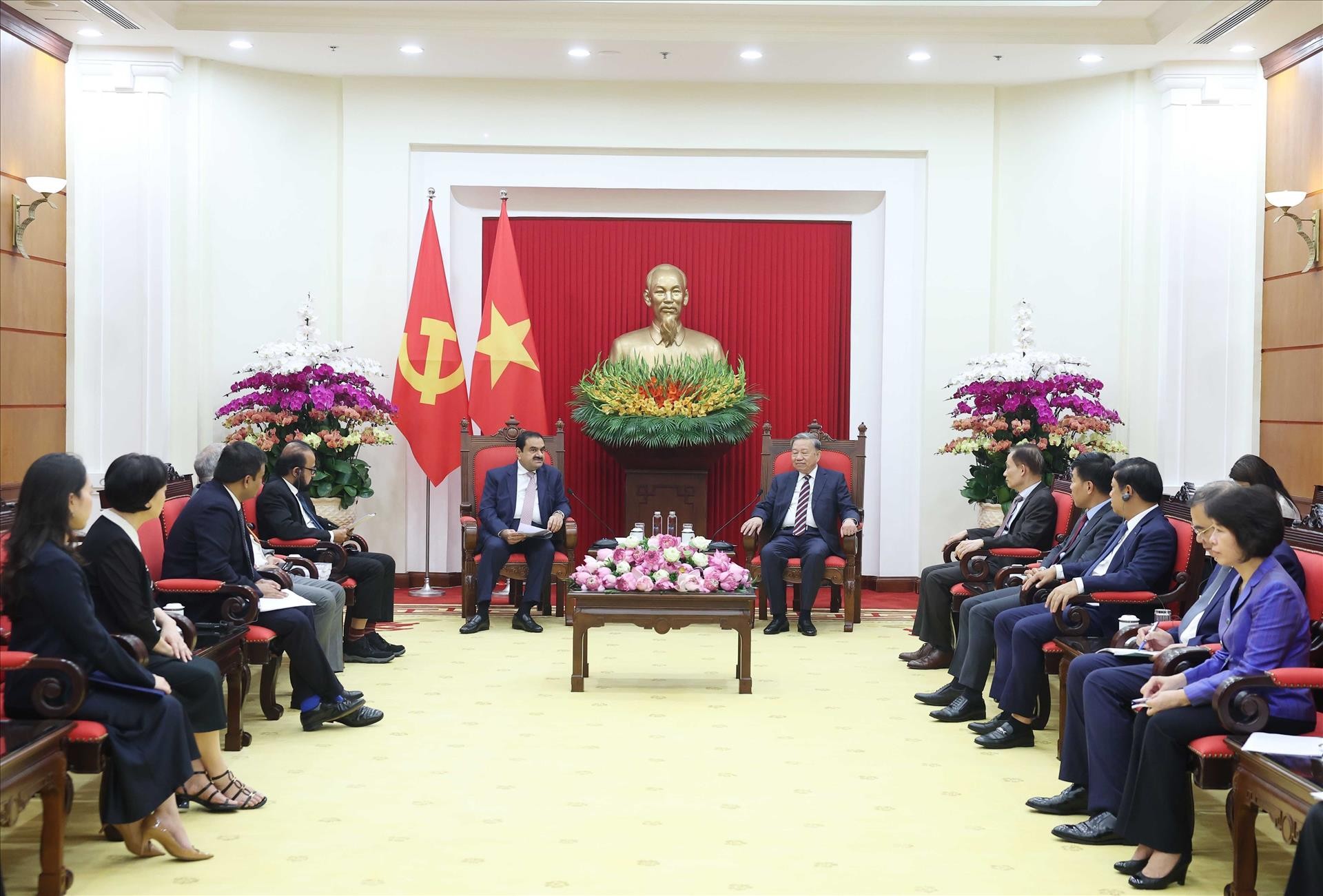  Tổng Bí thư Tô Lâm tiếp ông Gautam Adani, Chủ tịch Tập đoàn Adani của Ấn Độ. Ảnh: Thống Nhất – TTXVN  
