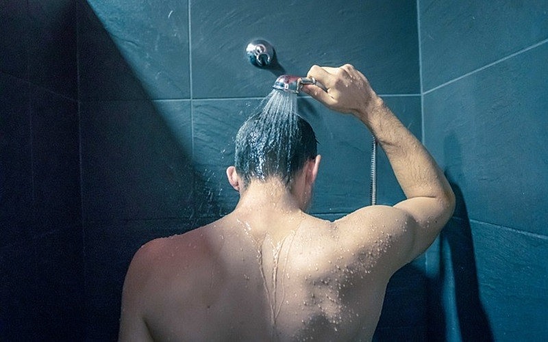 Vòi sen hay bồn tắm trong nhà bạn trở thành một công cụ đắc lực cho giấc ngủ.