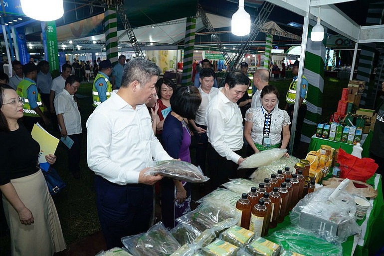 Đưa OCOP từ làng quê đến thị trường thế giới