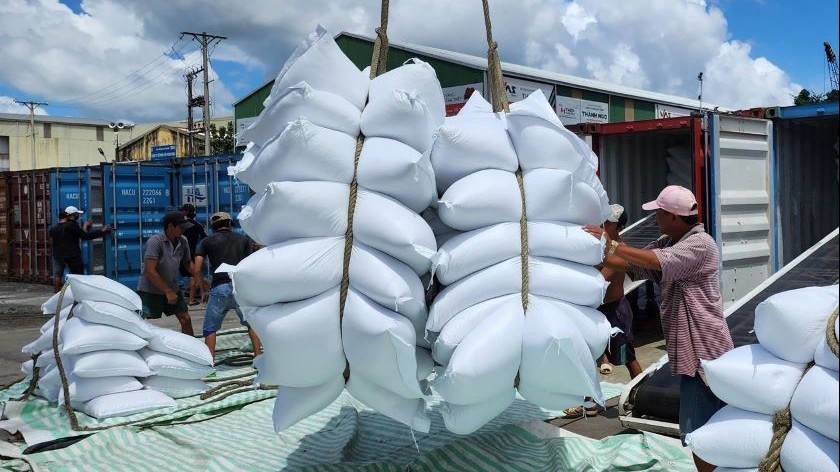 "Cởi trói" cho xuất khẩu gạo: Cú hích cho thương hiệu hay cuộc đua về giá?