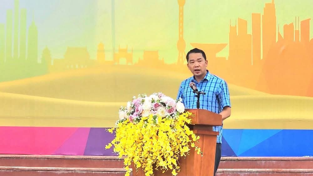 undefined Phường Bỉm Sơn đi đầu trong công tác vệ sinh môi trường và lập lại trật tự lòng lề đường, vỉa hè