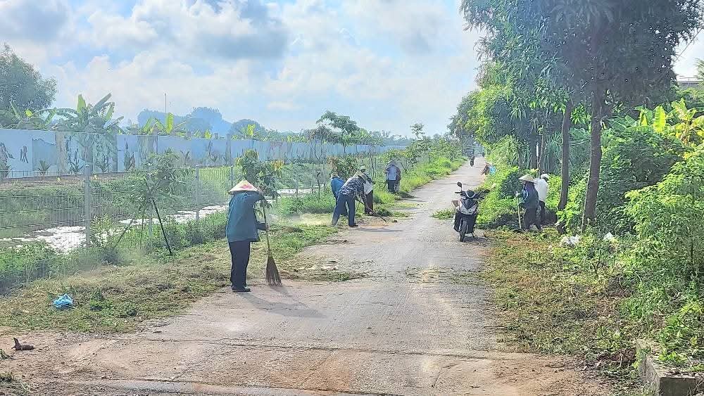 undefined Phường Bỉm Sơn đi đầu trong công tác vệ sinh môi trường và lập lại trật tự lòng lề đường, vỉa hè