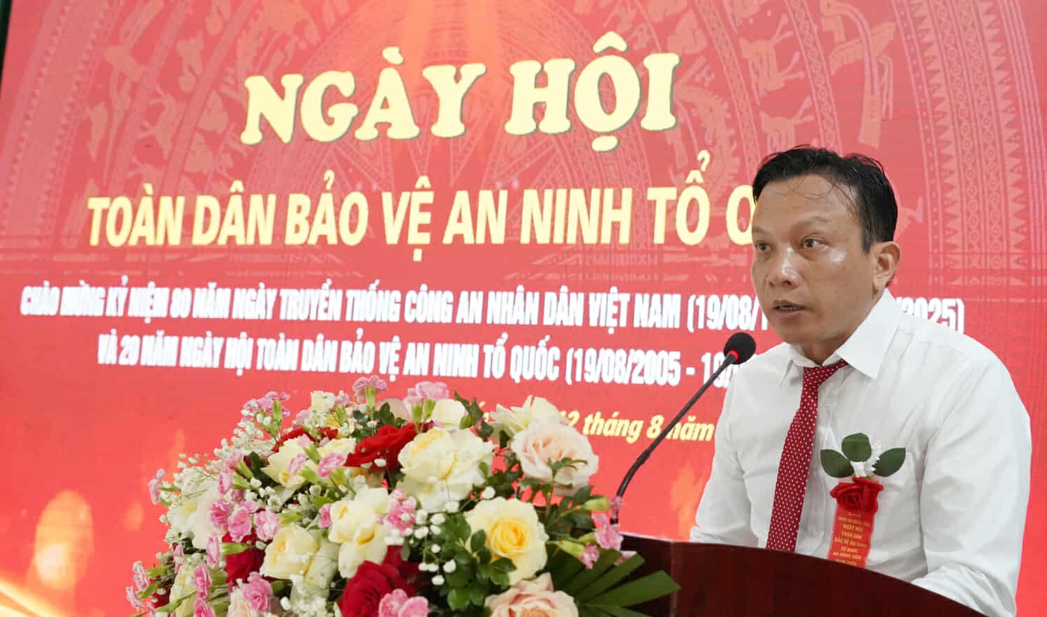 Giám đốc Công an tỉnh Thanh Hóa dự “Ngày hội toàn dân bảo vệ an ninh Tổ quốc” tại xã Đồng Tiến