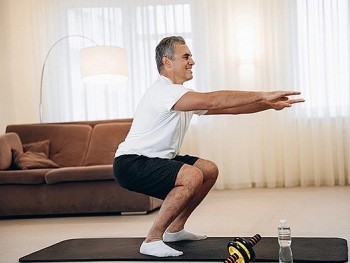 Bí quyết giữ cơ, khỏe xương sau 45 tuổi