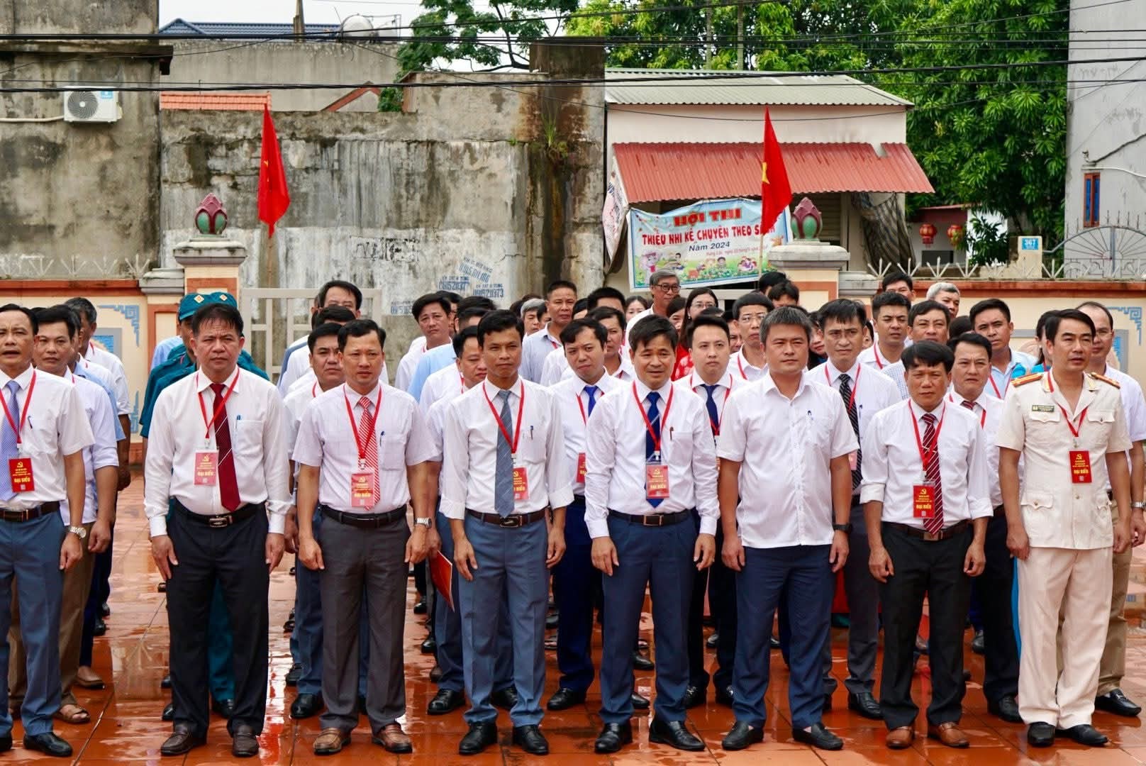 Thanh Hóa: Trang nghiêm lễ dâng hương, viếng Nghĩa trang Liệt sĩ trước thềm Đại hội Đảng bộ xã Vạn Lộc