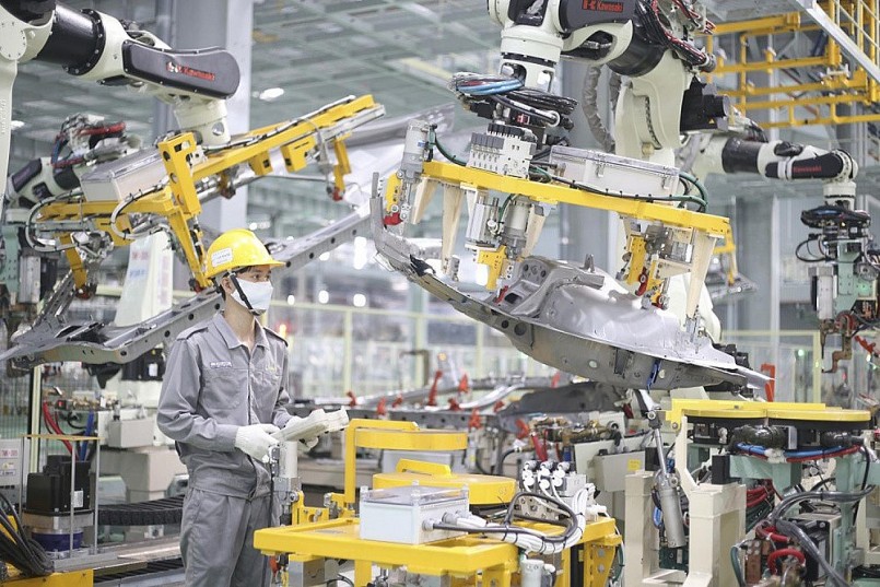 Đẩy mạnh sản xuất công nghiệp gắn với cơ cấu lại thị trường, đa dạng hóa sản phẩm, chuỗi cung ứng, chuỗi sản xuất.
