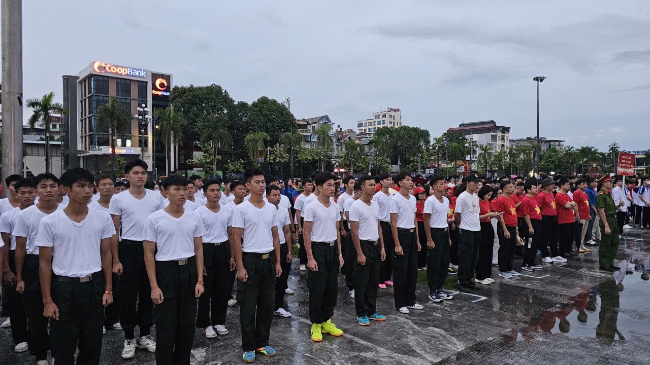 Gần 32 nghìn người ở Thanh Hóa “Cùng Việt Nam tiến bước