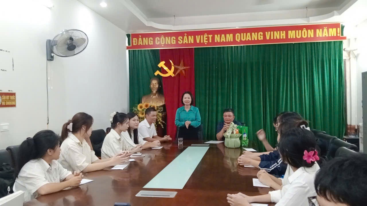 Tạp chí Thương hiệu và Sản phẩm tiếp nhận sinh viên Học viện Phụ nữ Việt Nam đến kiến tập