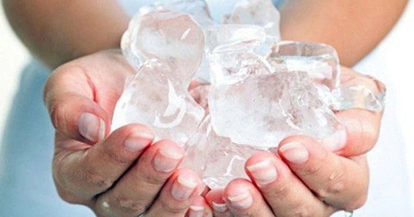 Rửa mặt bằng nước đá lạnh không thể áp dụng cho tất cả mọi người vì nước lạnh có một số lợi ích riêng biệt cho từng loại da. 