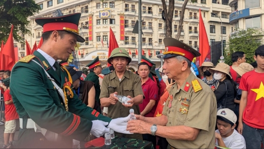 Hà Nội phục vụ miễn phí bánh, nước uống cho người dân dịp 2/9
