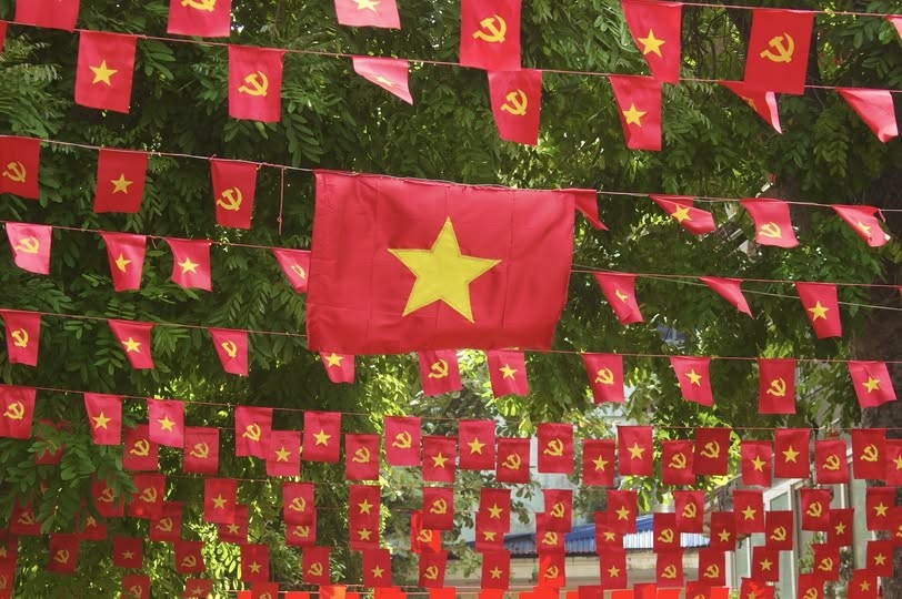 Hà Nội rực rỡ cờ hoa chào mừng 80 năm Cách mạng Tháng Tám và Quốc khánh 2/9