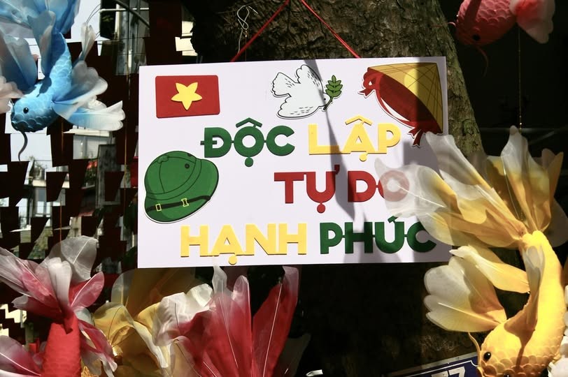 Hà Nội rực rỡ cờ hoa chào mừng 80 năm Cách mạng Tháng Tám và Quốc khánh 2/9