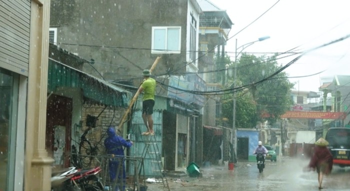 Bão số 5 áp sát, Thanh Hóa chạy đua với thời gian sơ tán dân ven biển