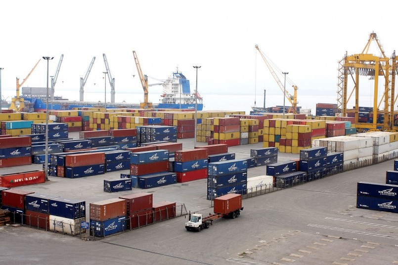 Xuất khẩu Việt Nam 2025: Tăng trưởng mạnh nhưng cần thích ứng