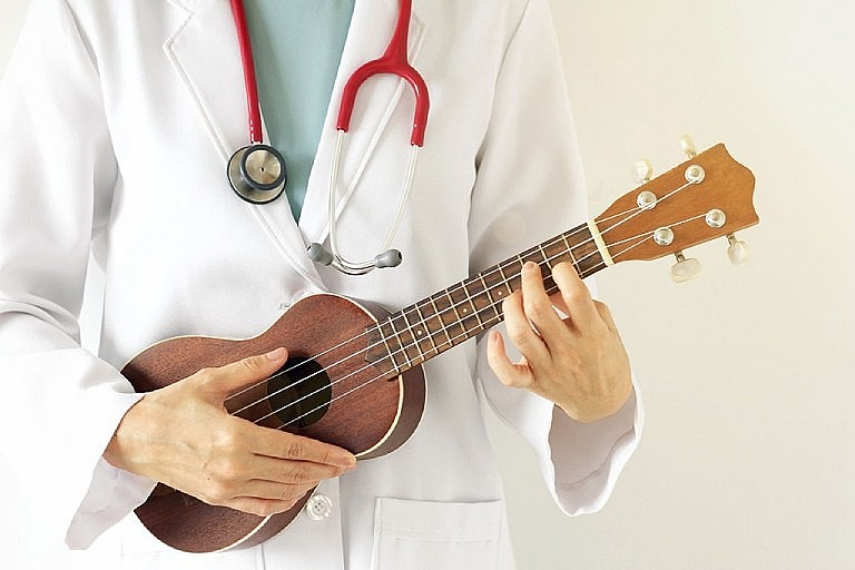 Âm nhạc được ứng dụng như một liệu pháp trị liệu, đồng hành cùng y học hiện đại trong chăm sóc tinh thần người bệnh.