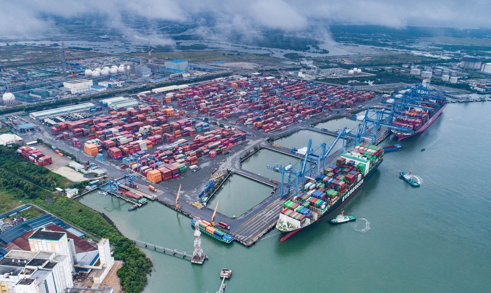 Ba cảng biển Việt Nam lọt Top 50 thế giới về sản lượng container