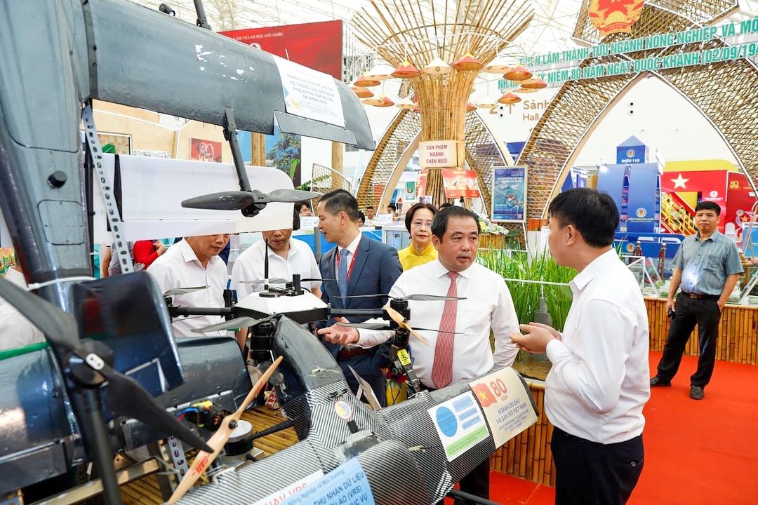 Các gian hàng sản phẩm thiên nhiên, OCOP tại Triển lãm thành tựu 80 năm