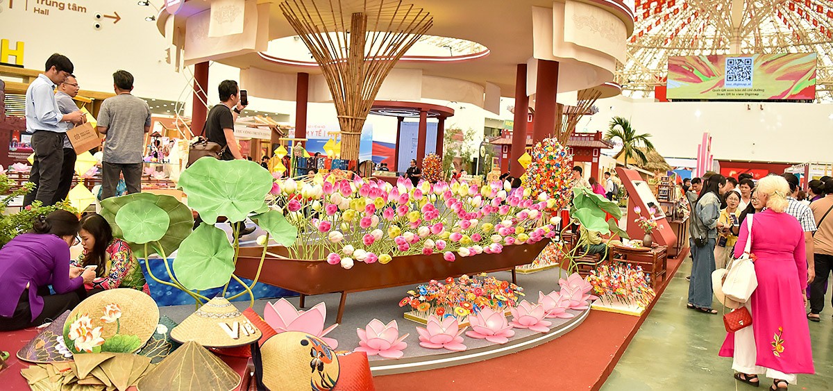 Các gian hàng sản phẩm thiên nhiên, OCOP tại Triển lãm thành tựu 80 năm