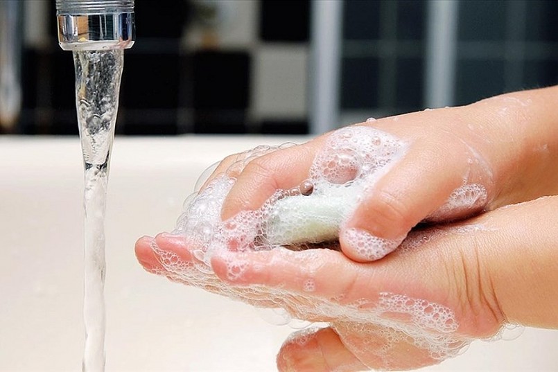 Bước đầu tiên để bảo vệ sức khỏe trong kỳ nghỉ lễ: Rửa tay sạch sẽ và chọn thực phẩm an toàn.