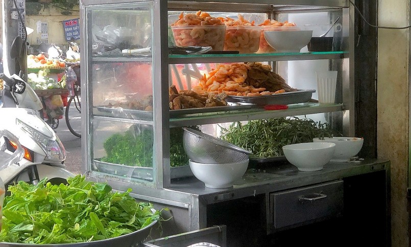 Khám phá quán ăn ngon và tiện lợi quanh các tuyến đường diễu binh