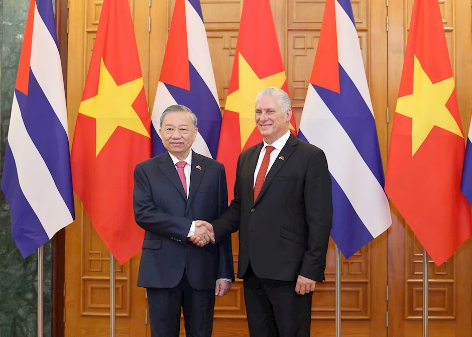 Tổng Bí thư Tô Lâm và Bí thư thứ Nhất, Chủ tịch nước Cuba Miguel Díaz-Canel Bermúdez chụp ảnh chung trước khi tiến hành hội đàm tại Trụ sở Trung ương Đảng, sáng 1/9. Ảnh: SGGP