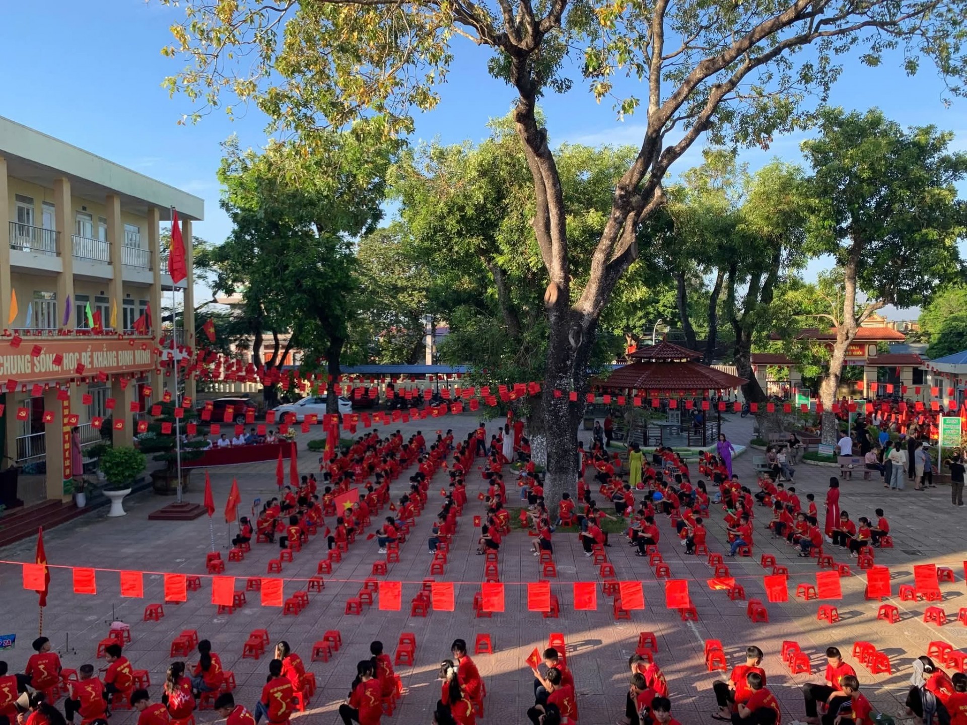 Thanh Hóa tưng bừng khai giảng năm học mới, hòa chung khí thế kỷ niệm 80 năm truyền thống ngành giáo dục