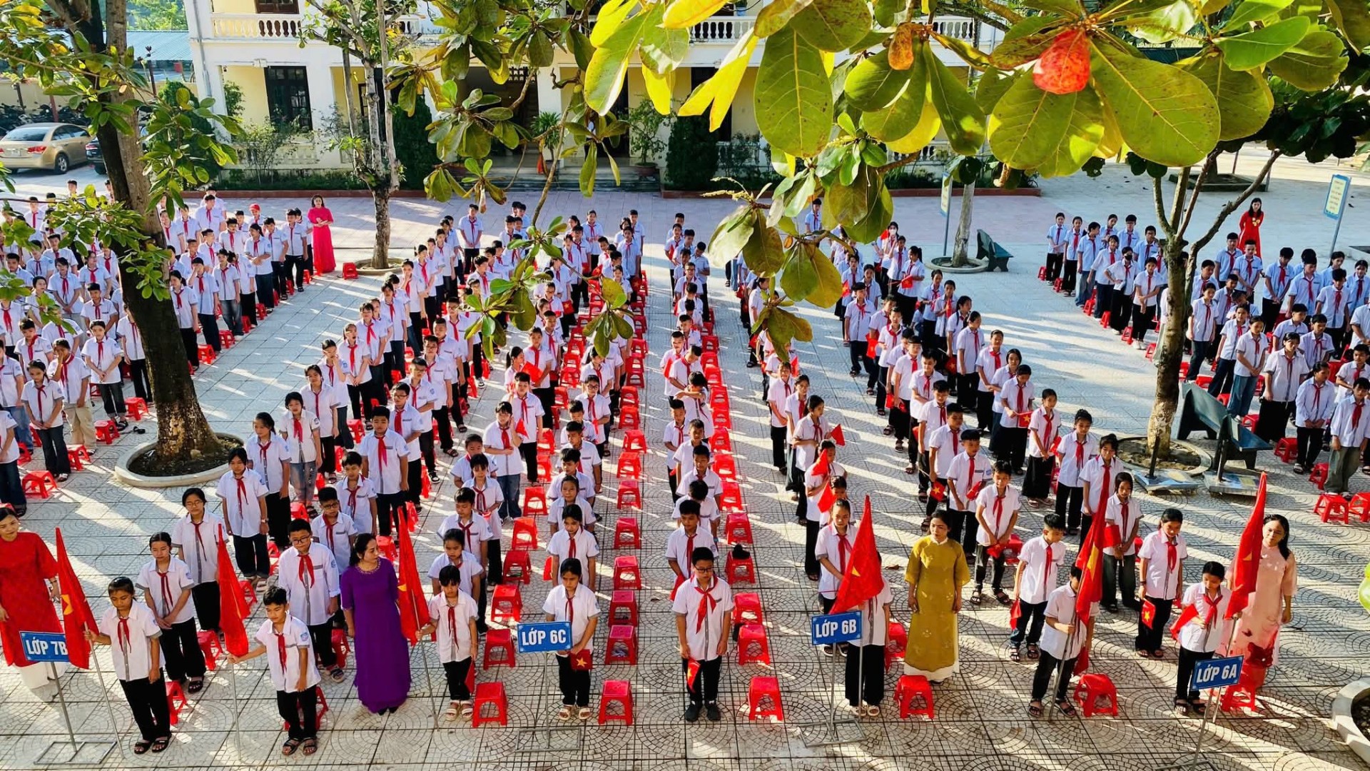Thanh Hóa tưng bừng khai giảng năm học mới, hòa chung khí thế kỷ niệm 80 năm truyền thống ngành giáo dục