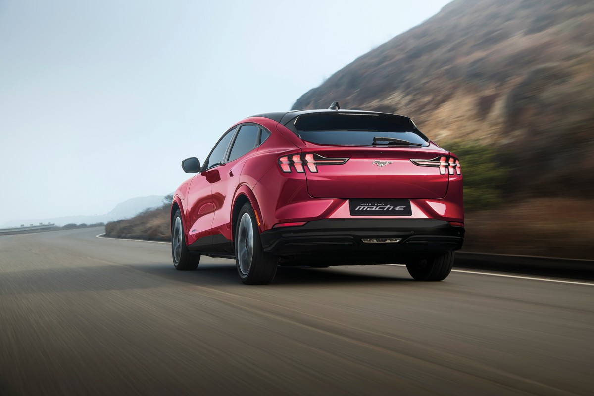 Ford Việt Nam tung ưu đãi lớn tháng 9: Miễn phí lệ phí trước bạ, quà tặng giá trị và cơ hội du lịch châu Âu