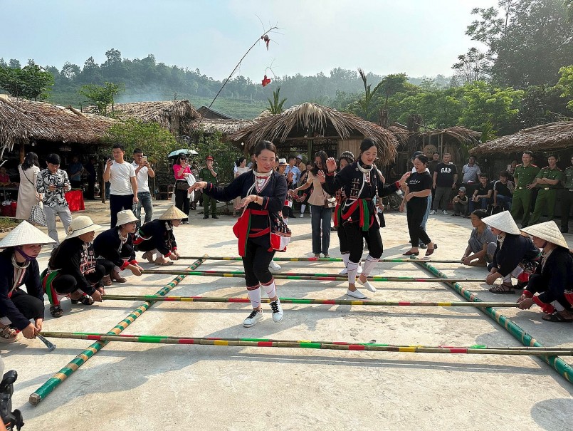 Đến với bản Miền, du khách sẽ được hòa mình vào không gian văn hóa – sinh thái độc đáo.