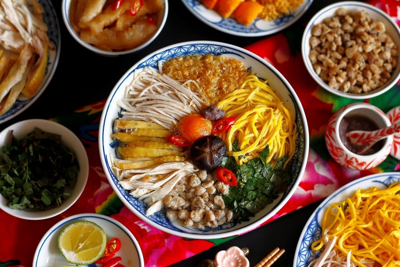 Khác với những món bún phổ biến có thể dùng hàng ngày như bún riêu, bún bò, bún chả…, bún thang thường chỉ xuất hiện trong những dịp đặc biệt