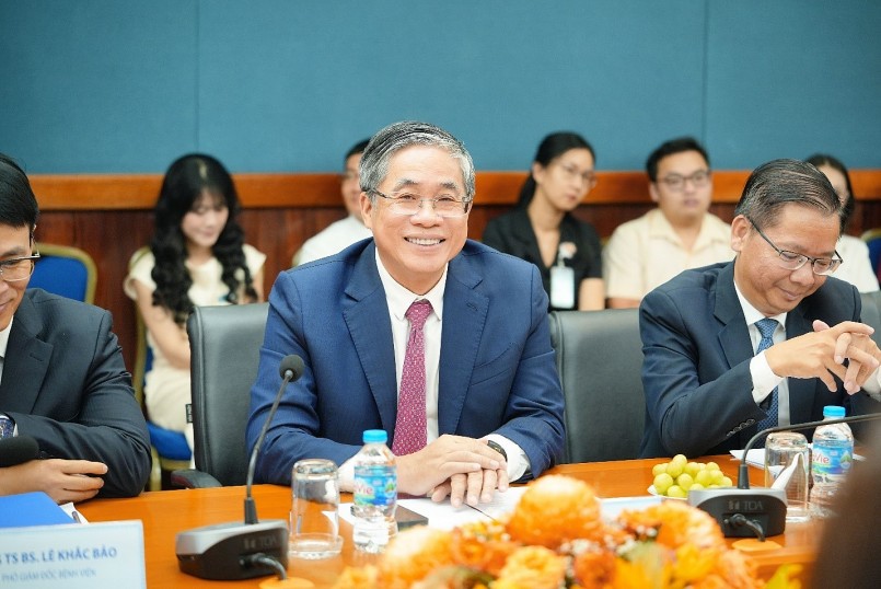 Long Châu bắt tay Bệnh viện Đại học Y Dược TP Hồ Chí Minh xây dựng hệ sinh thái y tế toàn diện
