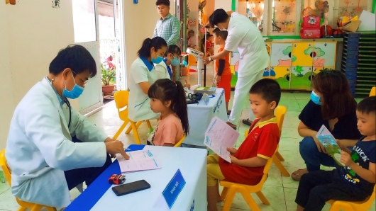 Khám sức khỏe định kỳ cho trẻ: Đầu tư nhỏ, lợi ích dài lâu
