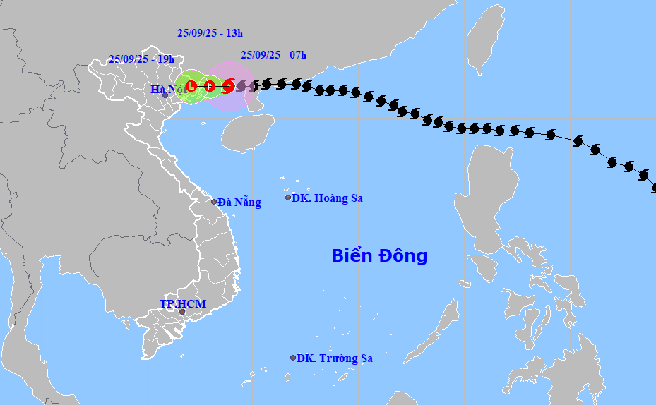 Bão Ragasa áp sát Quảng Ninh