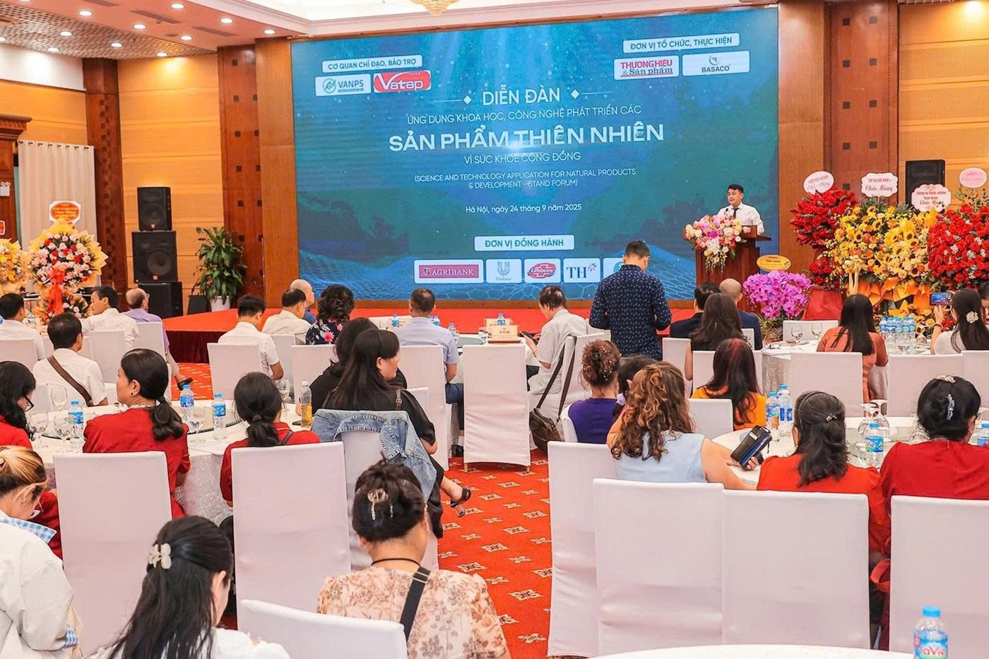 Báo chí đậm nét phản ánh Diễn đàn “Ứng dụng khoa học, công nghệ phát triển các sản phẩm thiên nhiên vì sức khỏe cộng đồng”