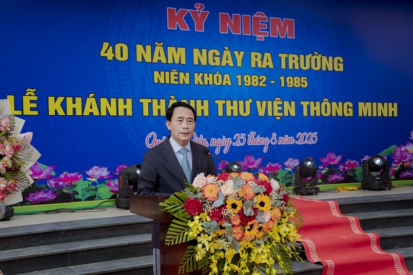 NXB Giáo dục Việt Nam trao tặng hơn 1.000 cuốn sách, tiếp sức văn hóa đọc tại trường THPT Nguyễn Chí Thanh
