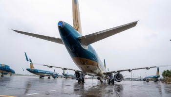 Mưa giông lớn, hàng loạt chuyến bay không thể hạ cánh xuống Nội Bài