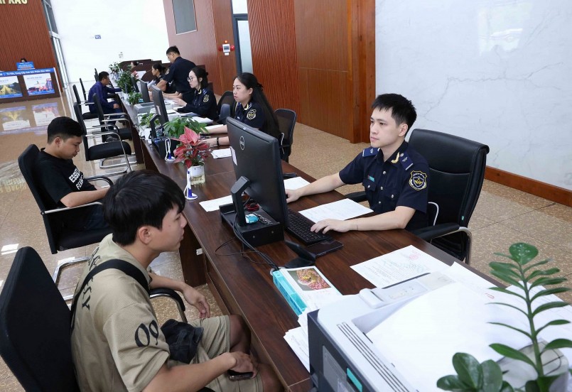 Hải quan khu vực VII siết chặt kiểm soát hàng giả, hàng kém chất lượng