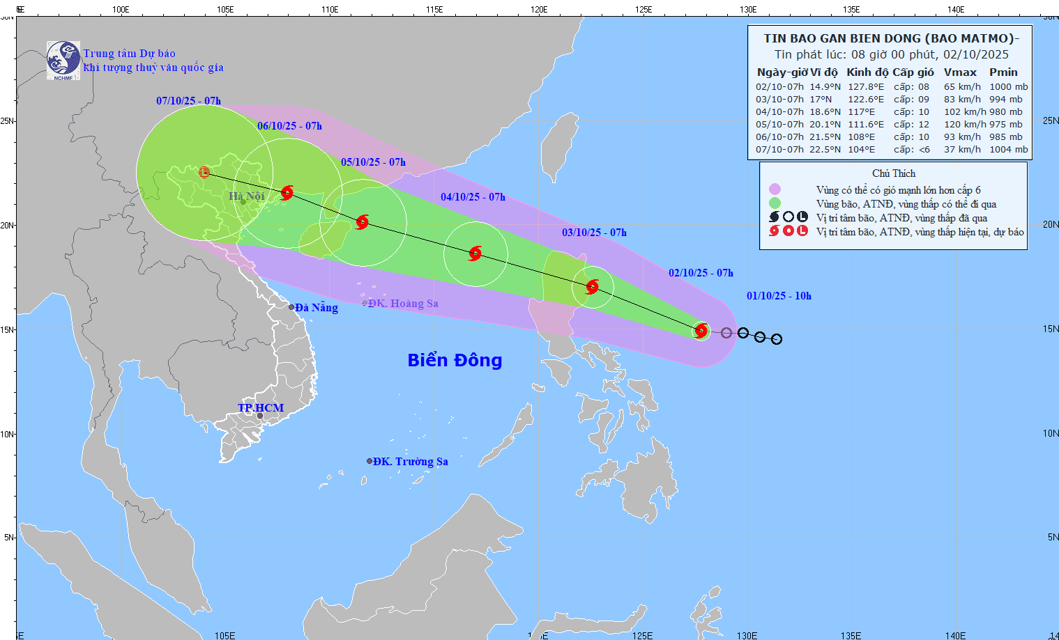 Bão số 11 Matmo hướng vào Biển Đông, sức gió có thể giật đến cấp 15