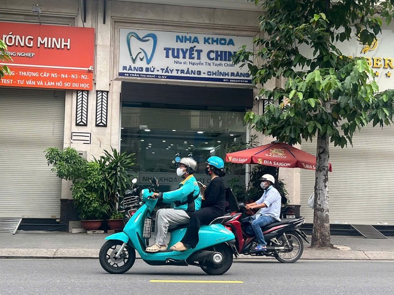 Sở Y tế TPHCM đã tiến hành kiểm tra đột xuất và phát hiện hàng loạt sai phạm tại cơ sở Nha khoa Tuyết Chinh Sở Y tế TPHCM đã tiến hành kiểm tra đột xuất và phát hiện hàng loạt sai phạm tại cơ sở Nha khoa Tuyết Chinh