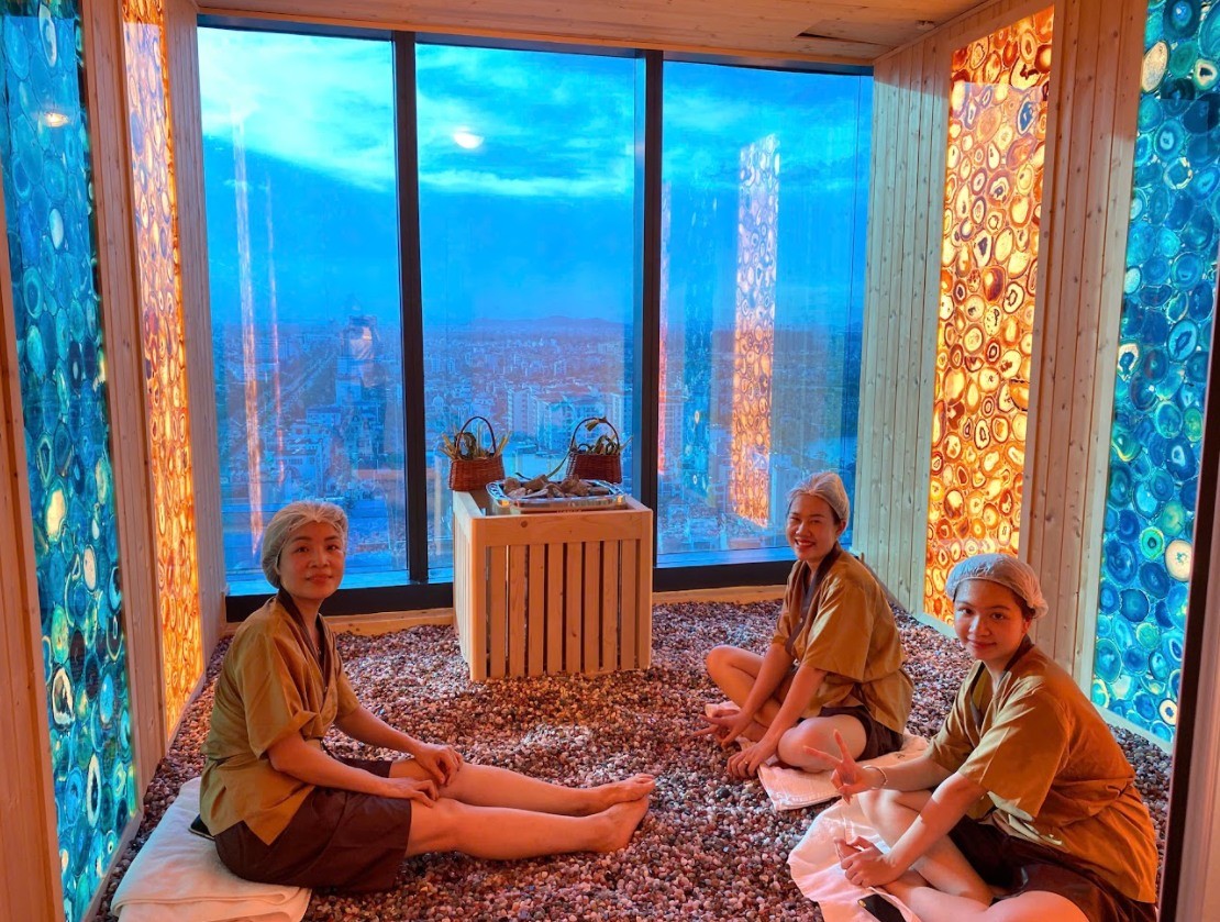 Bàn giao sổ hồng cho cư dân Diamond Crown Hai Phong