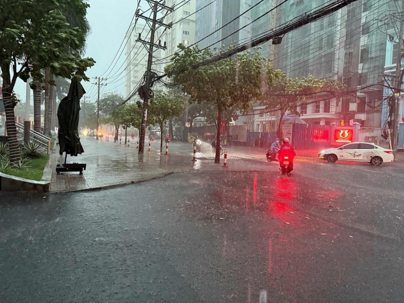 Khu vực Đồng bằng Bắc Bộ và Thanh Hóa: Mưa vừa, mưa to với lượng mưa phổ biến 70-150 mm, có nơi trên 200 mm.