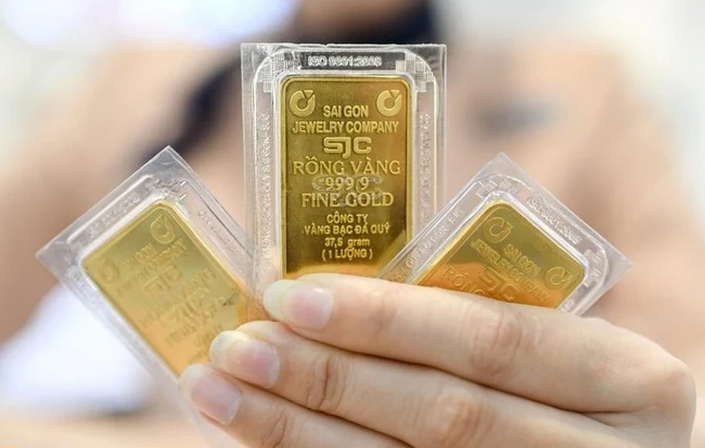 Giá vàng lập đỉnh kỷ lục, vàng miếng SJC vượt 139 triệu đồng
