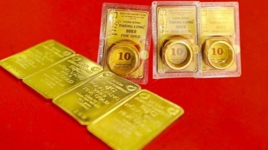 Vàng miếng SJC vượt 140 triệu đồng/lượng, lập đỉnh lịch sử