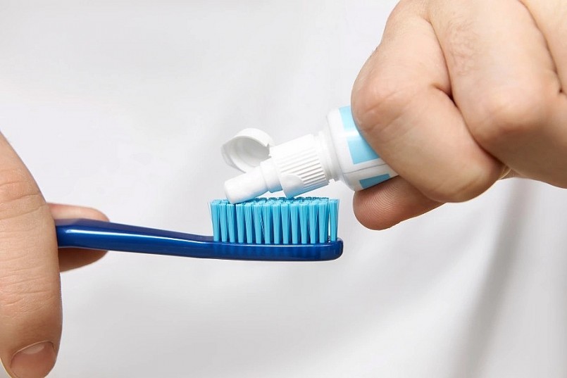 Hiệp hội Nha khoa Hoa Kỳ (ADA) và các nha sĩ trên toàn thế giới đều khuyến nghị người dùng nên thay bàn chải đánh răng sau mỗi 3 tháng sử dụng.