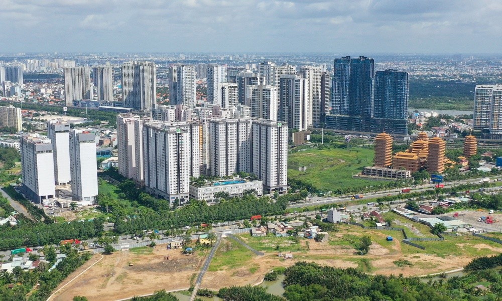 Thủ tướng yêu cầu quyết liệt giảm giá nhà ở, xử lý nghiêm hành vi 'thổi giá' bất động sản