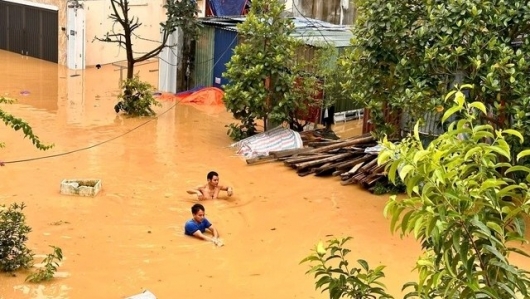 Bảo vệ da mùa mưa lũ: Đừng chủ quan với những dấu hiệu nhỏ